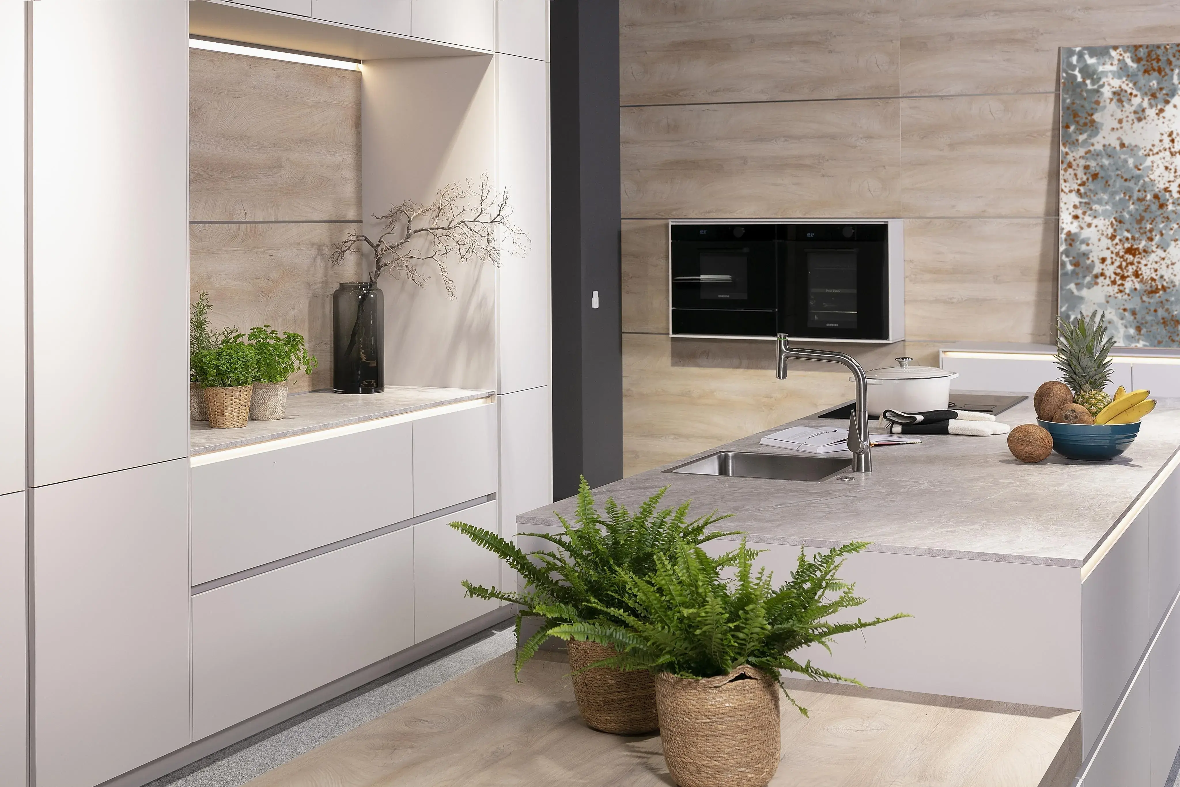 Nobilia_Fronten_Sand_Arbeitsplatte_Steindekor_01_rsp_kmg